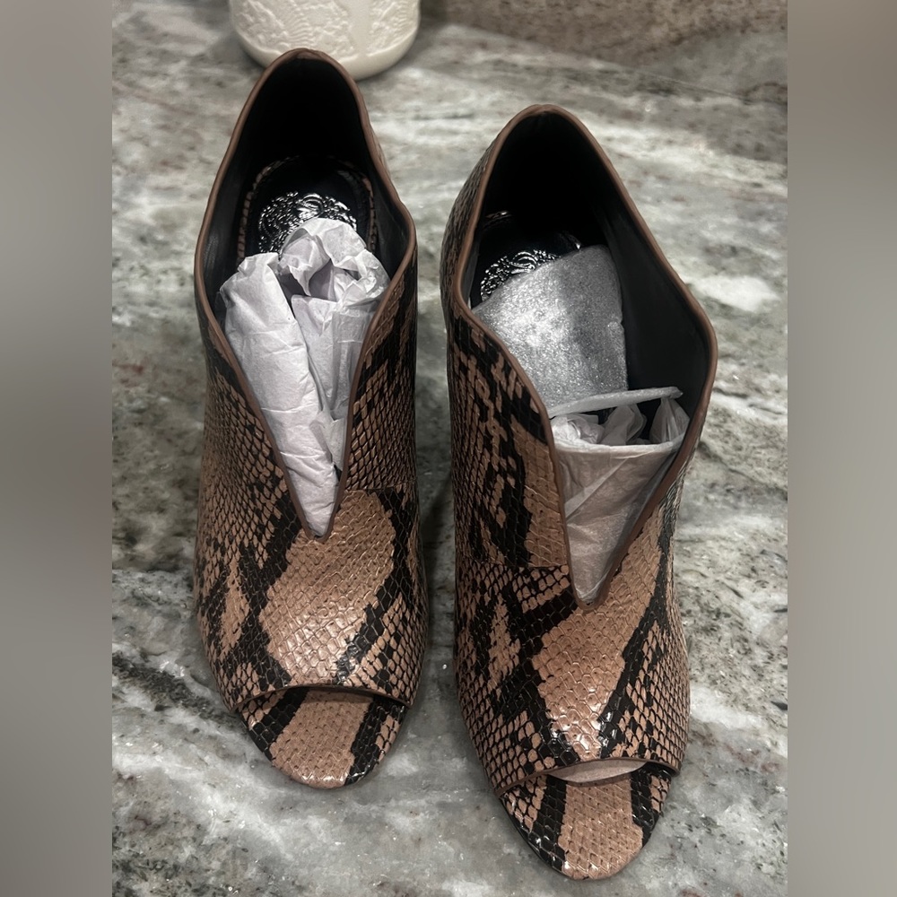 Vince Camuto snakeskin booties, size 6, new in box